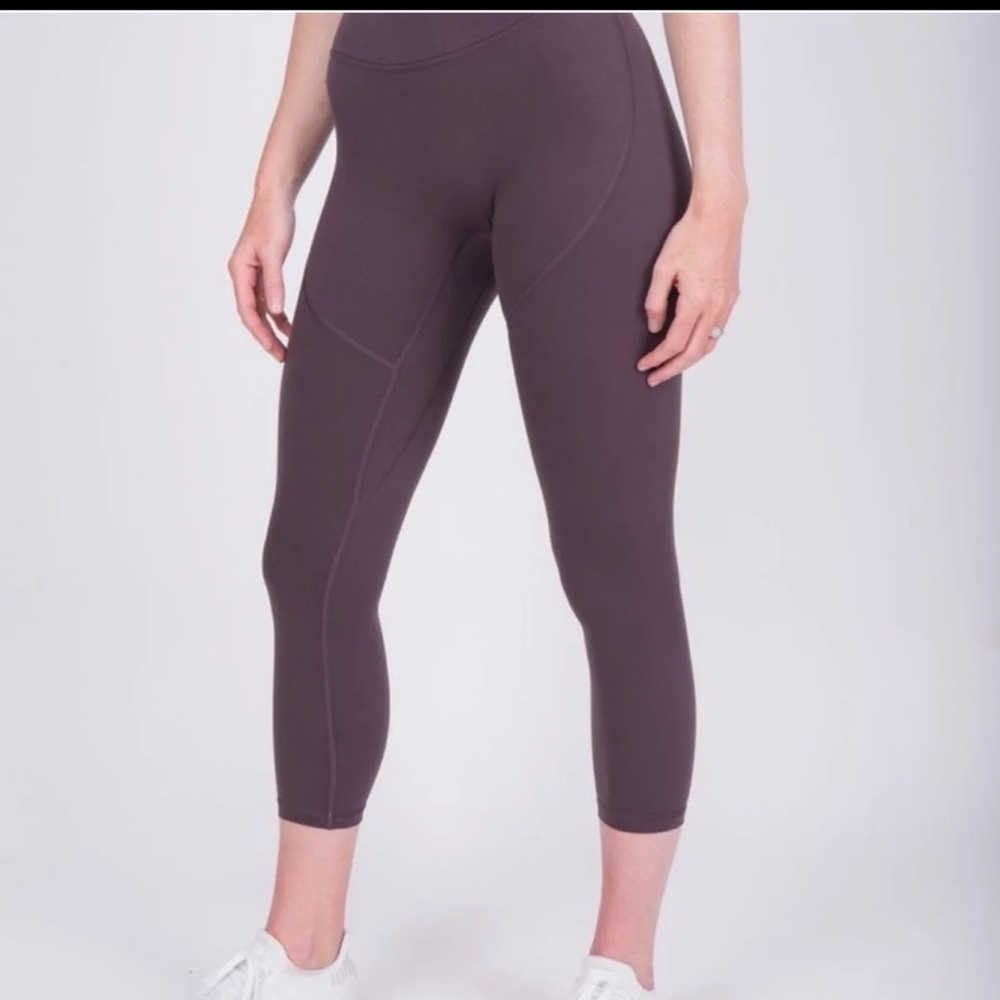 P’tula Shelby Capris in mulberry